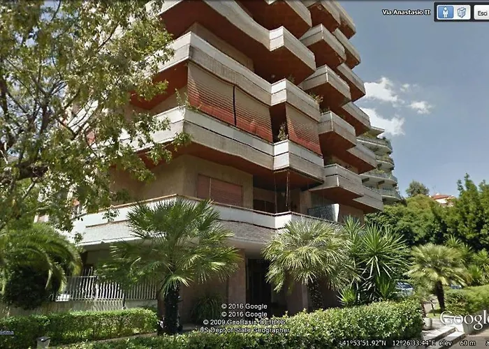 House In The * Roma